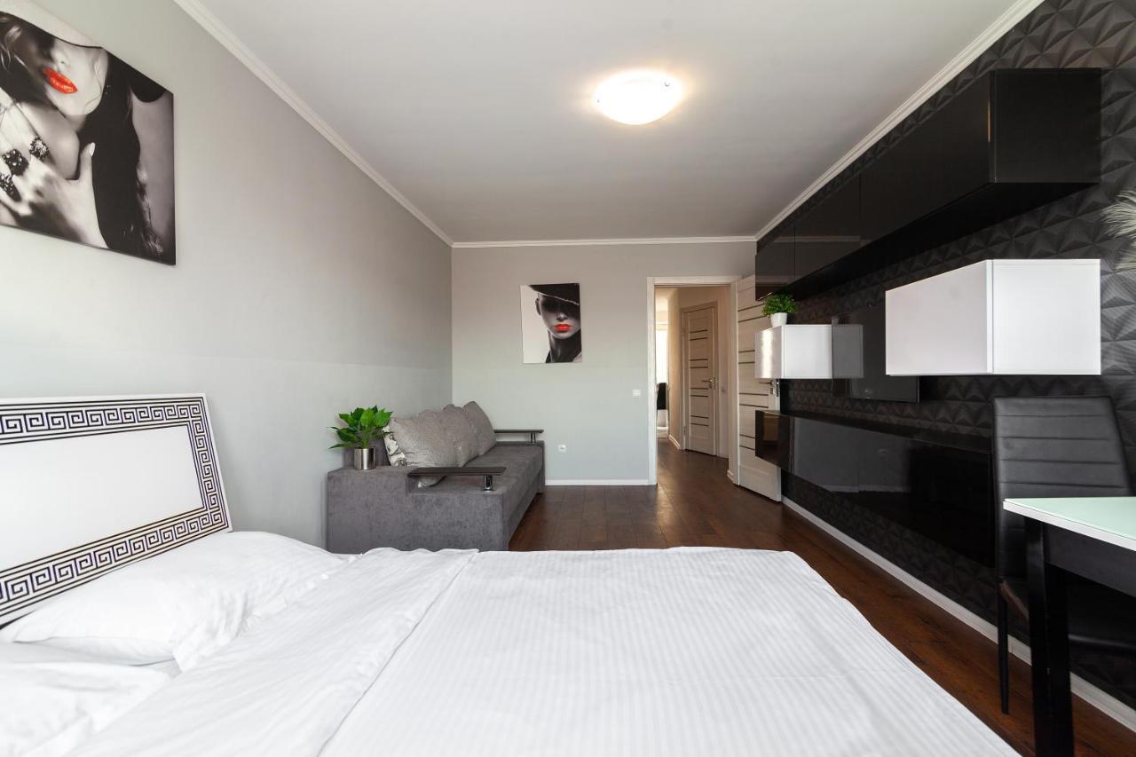 Leogrand Apartments On Svobody Львов Экстерьер фото